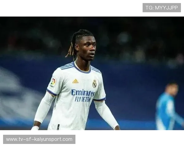 卡马文加改踢后腰效果爆炸，西媒：未来皇马真正的锁脖人，卡马文加皇马首秀