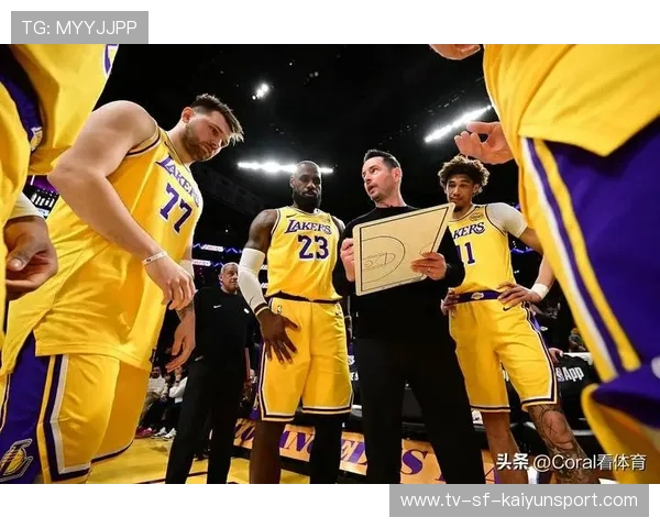 湖人队追逐季后赛梦，拼劲十足，湖人主场时隔8年再迎季后赛